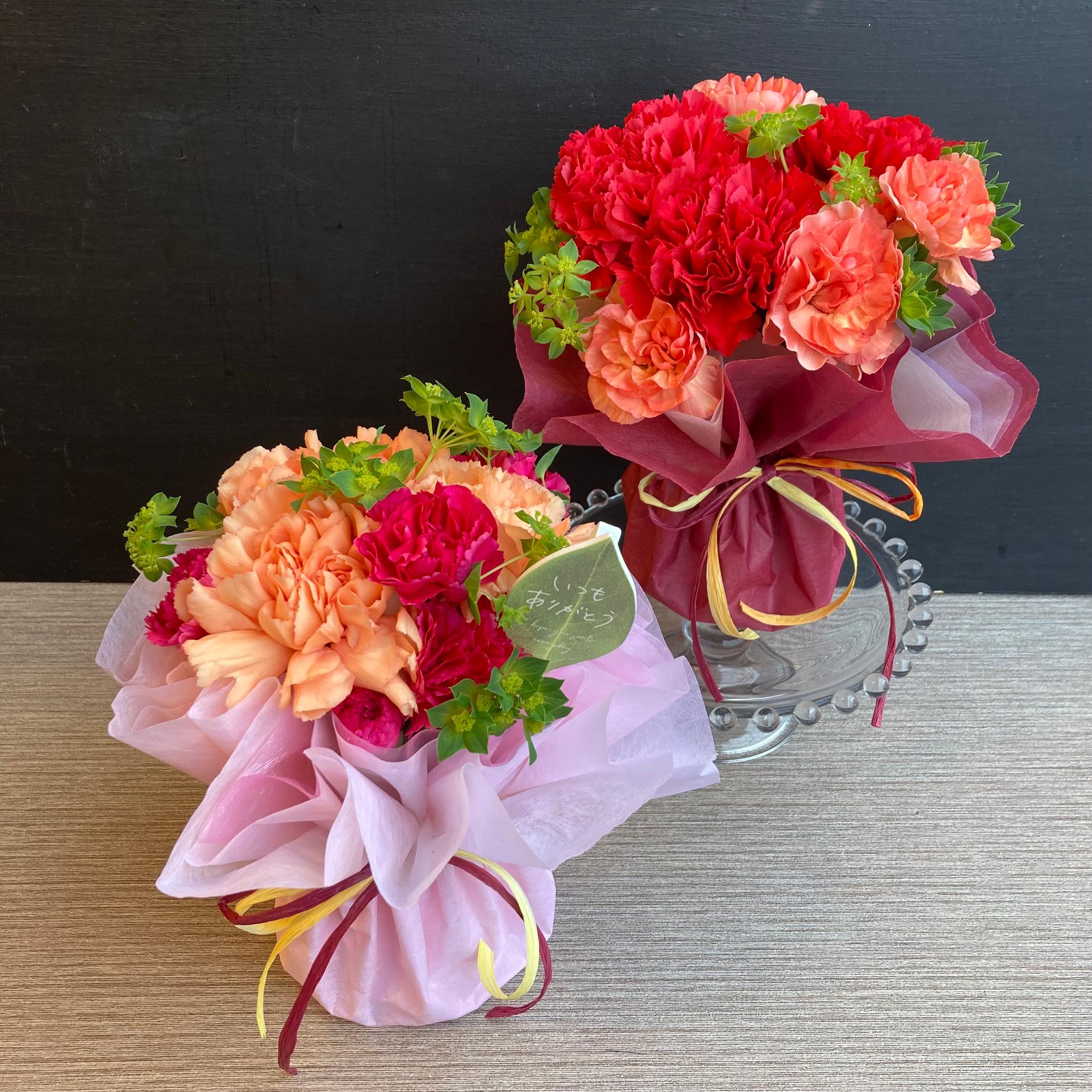 生花【母の日・送別・卒業式・ホワイトデー】ラッピングが可愛いスタンドブーケ　♡おまかせ