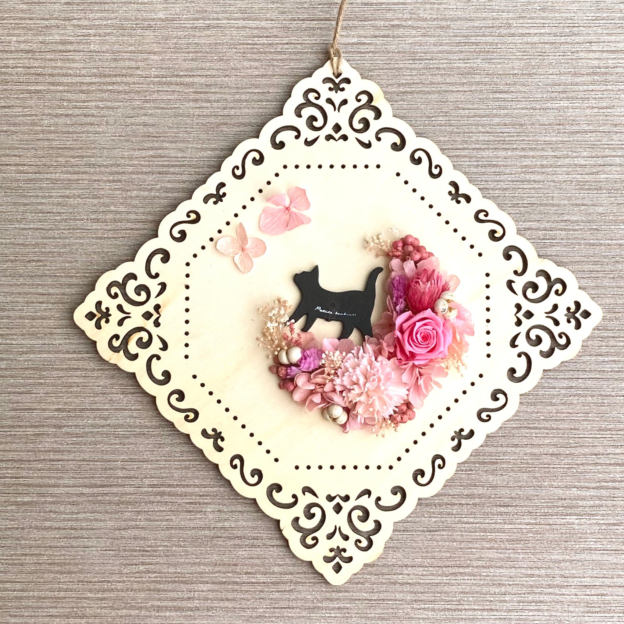 数量限定【母の日】カーネーションのキャットアレンジ　プリザーブドフラワー／ウッドプレート | 5枚目