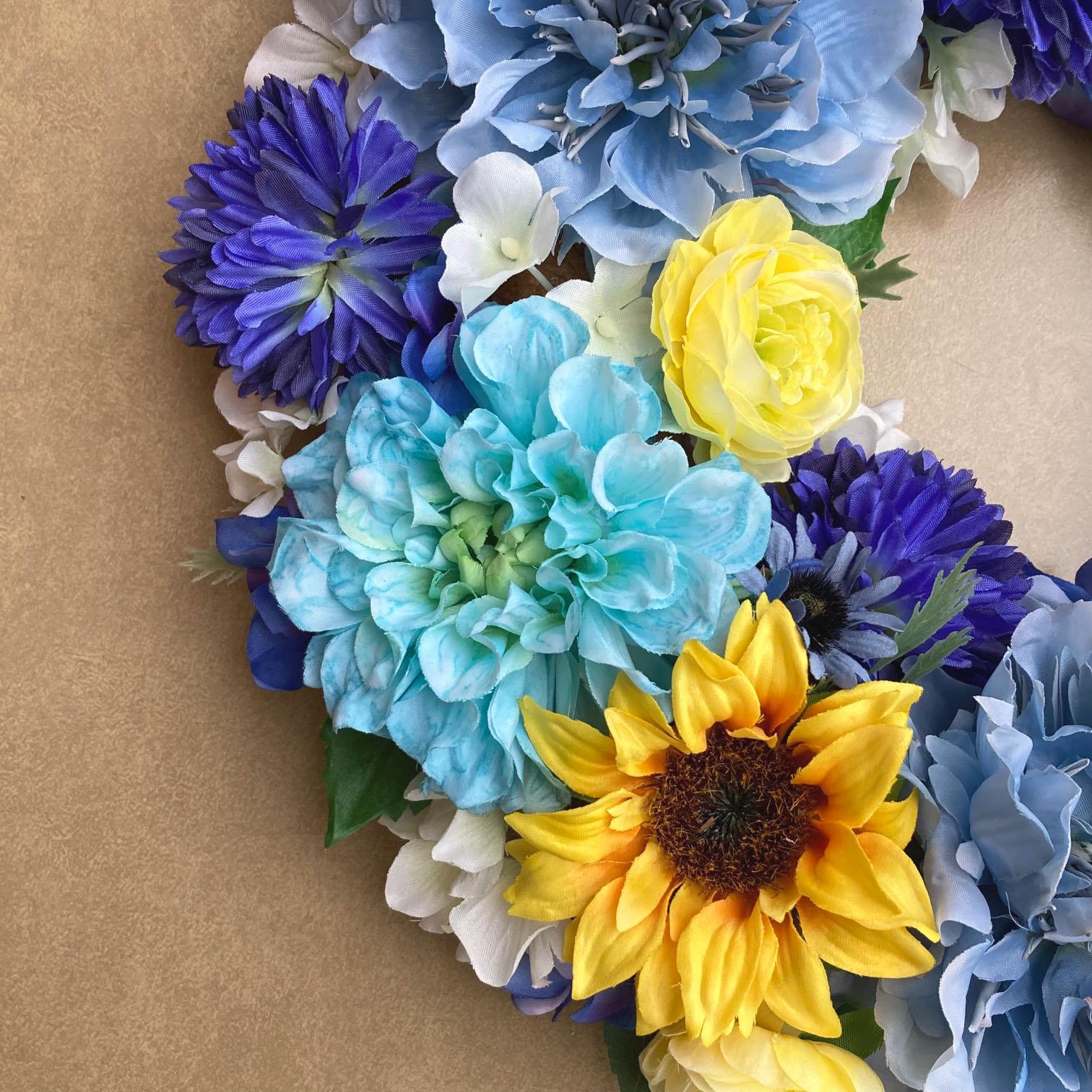 一点物【サマーリース・父の日】お花たっぷりのひまわりとダリアの夏リース　３７cm／ブルー | 4枚目