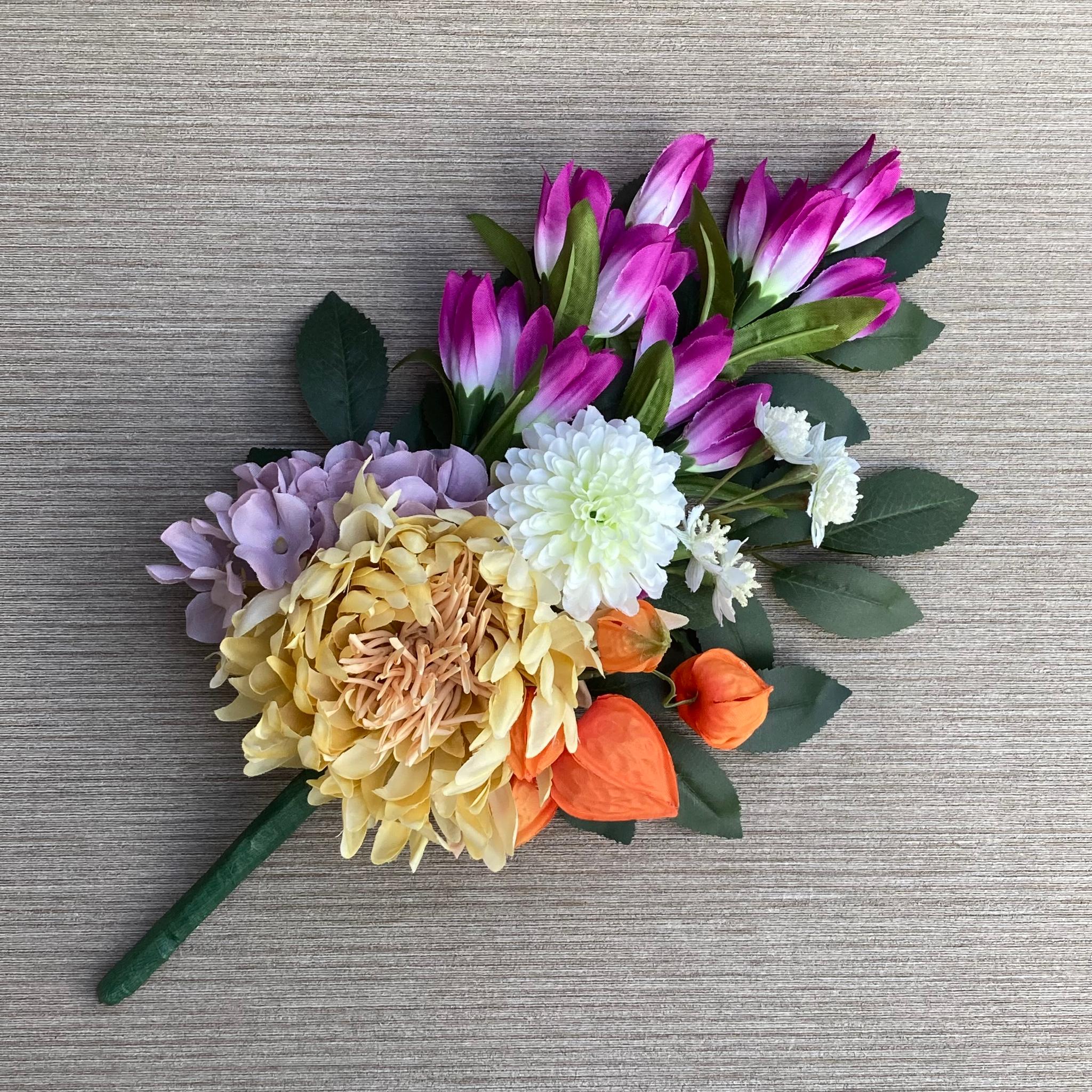 受注制作【お仏壇花・お供え・お盆】ホウズキ入りアーティフィシャル仏花　花瓶なしタイプ／造花／フェイク1枚目の画像