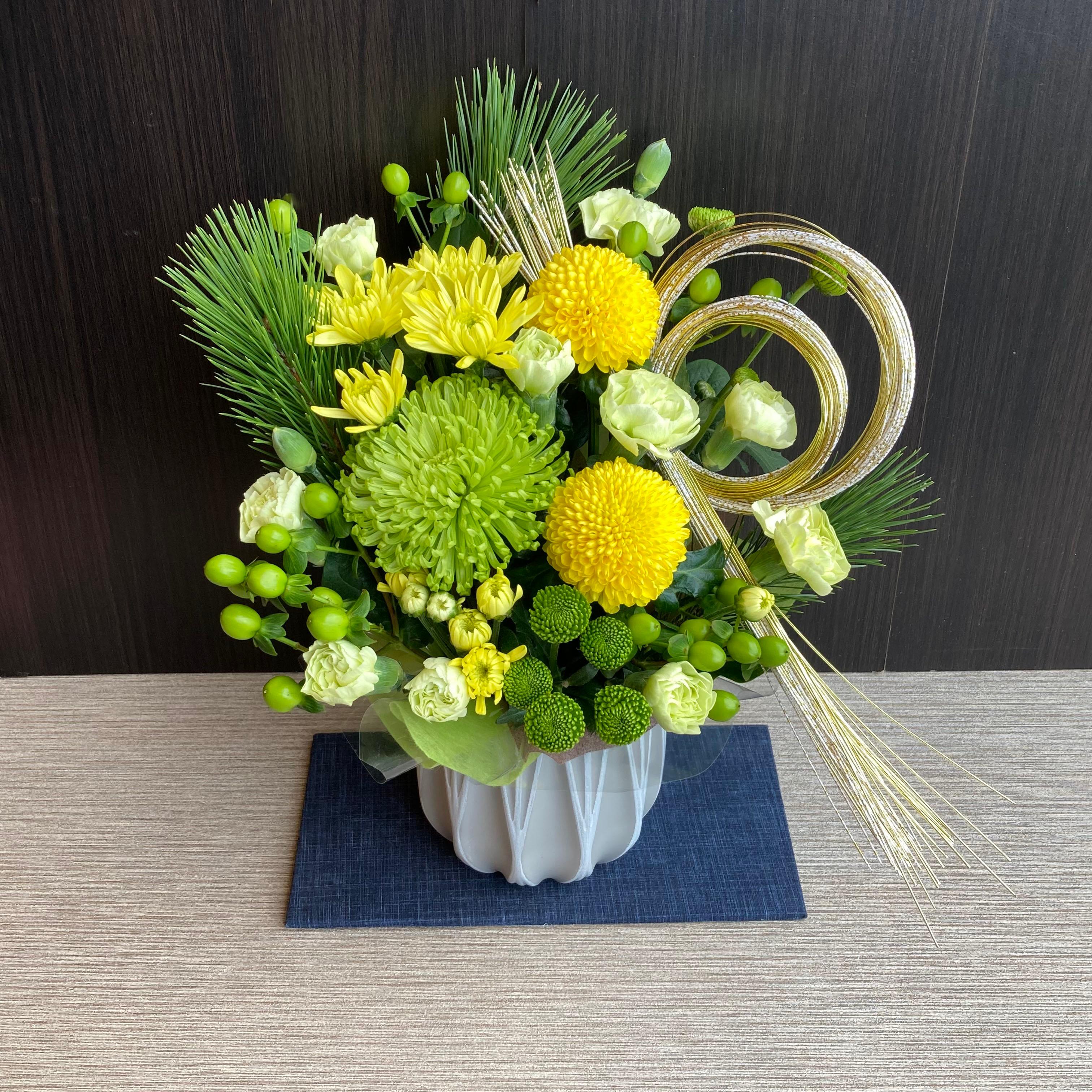 まだ間に合う♪【生花】お正月アレンジーグリーン　フラワーアレンジメント・お正月飾り・アレンジ1枚目の画像